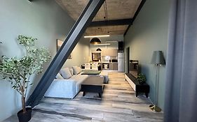 Smarthome Central 16 - Free Private Parking
